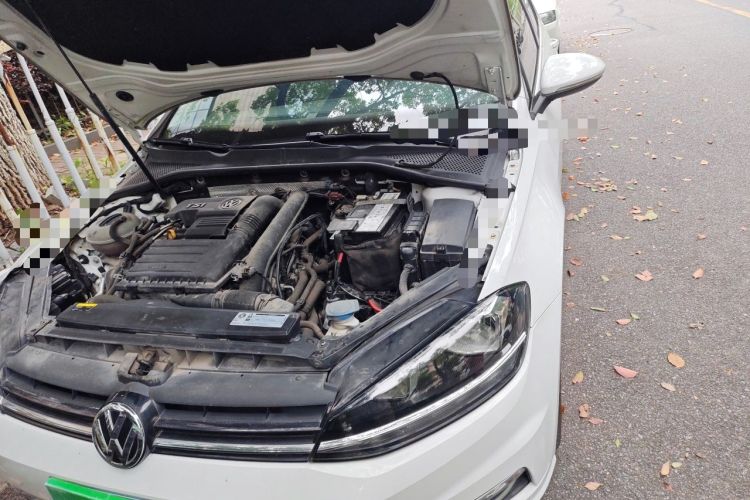 Used Volkswagen Golf 2018 230TSI Manual Comfort Version Engine Bay Left