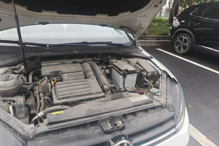 Used Volkswagen Golf 2018 230TSI Automatic Comfort Model Engine Bay Left