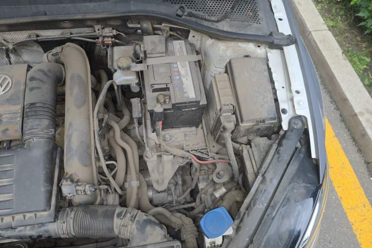 Used Volkswagen Golf 2018 280TSI Automatic R-Line Model Engine Bay Left