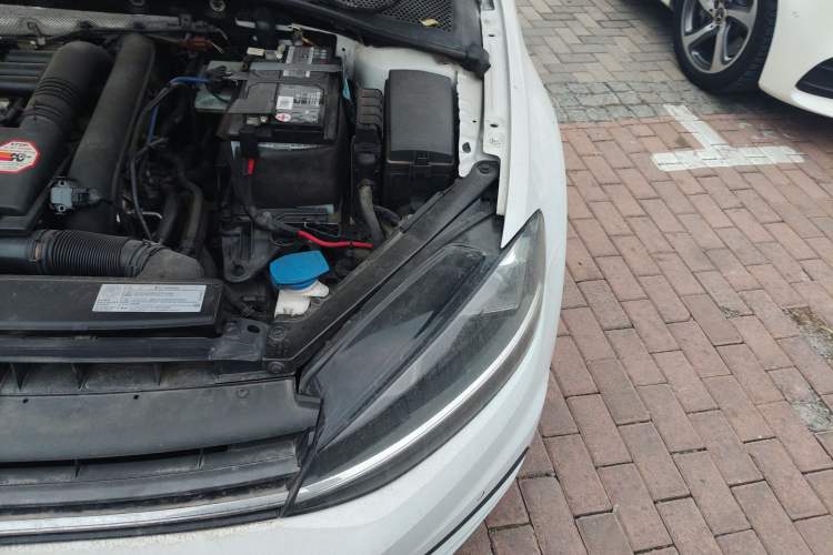 Used Volkswagen Golf 2018 230TSI Automatic Luxury Version Engine Bay Left