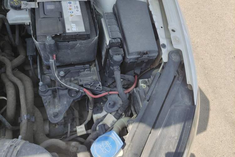 Used Volkswagen Golf 2018 230TSI Automatic Comfort Model Engine Bay Left