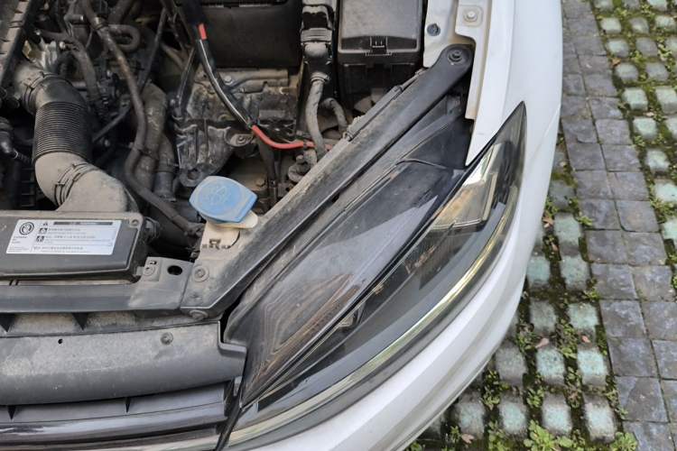 Used Volkswagen Golf 2018 1.6L Automatic Comfort Model Engine Bay Left