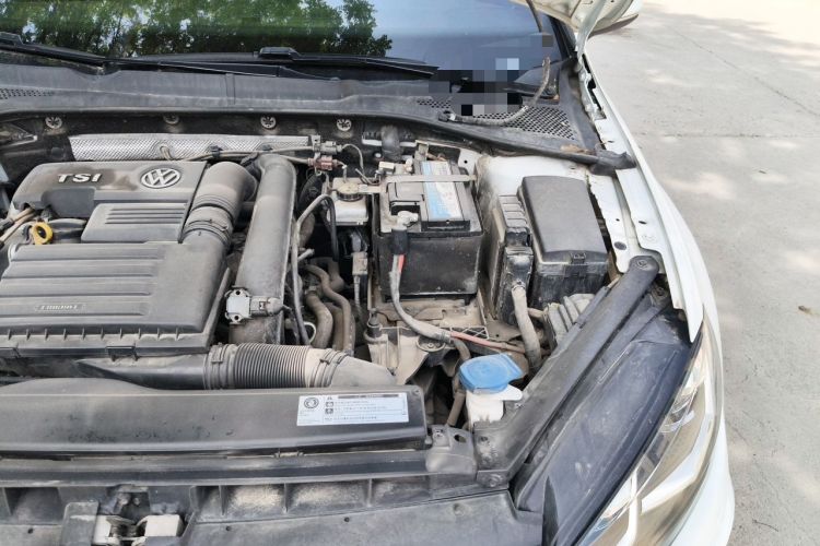 Used Volkswagen Golf 2018 280TSI Automatic R-Line Model Engine Bay Left