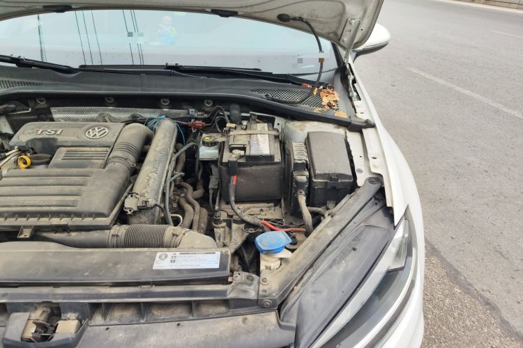 Used Volkswagen Golf 2018 230TSI Automatic Luxury Version Engine Bay Left