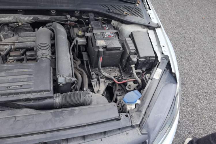 Used Volkswagen Golf 2018 230TSI Automatic Comfort Model Engine Bay Left