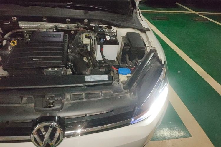 Used Volkswagen Golf 2018 1.6L Automatic Comfort Model Engine Bay Left