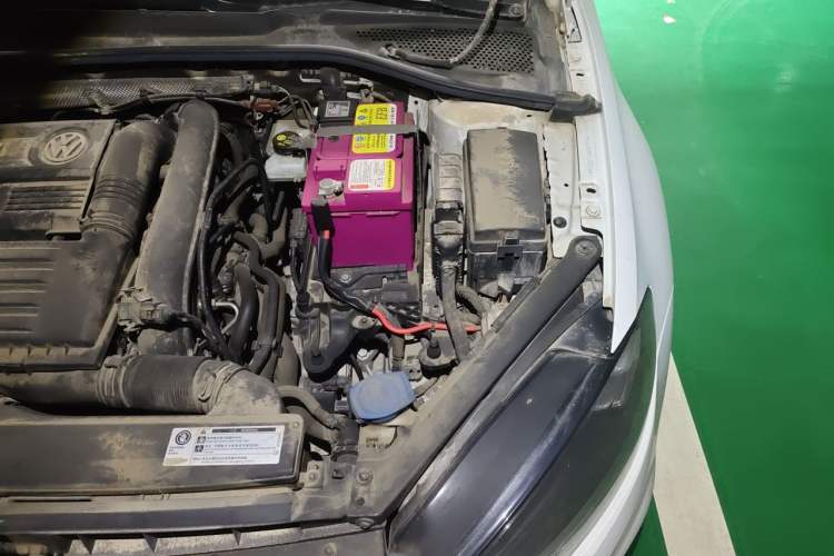 Used Volkswagen Golf 2018 230TSI Automatic Luxury Version Engine Bay Left