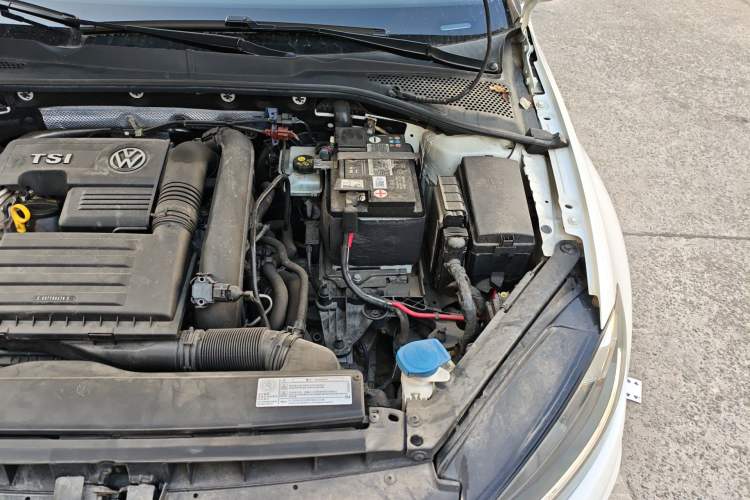 Used Volkswagen Golf 2018 230TSI Automatic Comfort Model Engine Bay Left