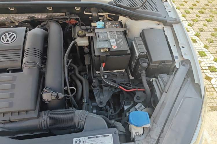 Used Volkswagen Golf 2018 280TSI Automatic R-Line Model Engine Bay Left
