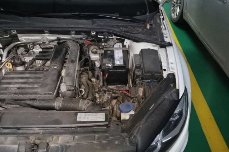 Used Volkswagen Golf 2018 230TSI Automatic Comfort Model Engine Bay Left