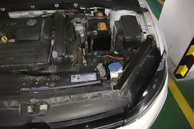 Used Volkswagen Golf 2018 230TSI Automatic Comfort Model Engine Bay Left