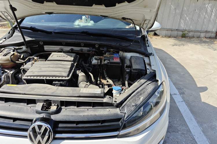 Used Volkswagen Golf 2018 1.6L Automatic Fashion Model Engine Bay Left