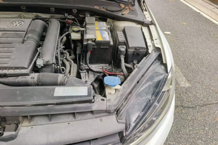 Used Volkswagen Golf 2018 230TSI Automatic Comfort Model Engine Bay Left