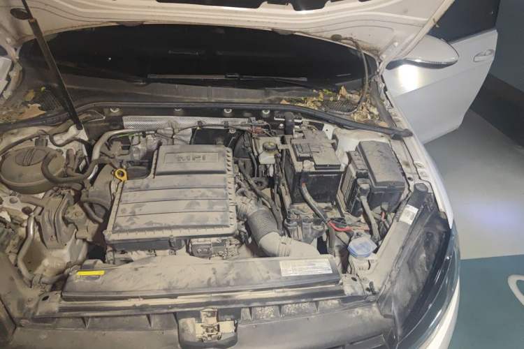 Used Volkswagen Golf 2018 1.6L Automatic Comfort Model Engine Bay Left