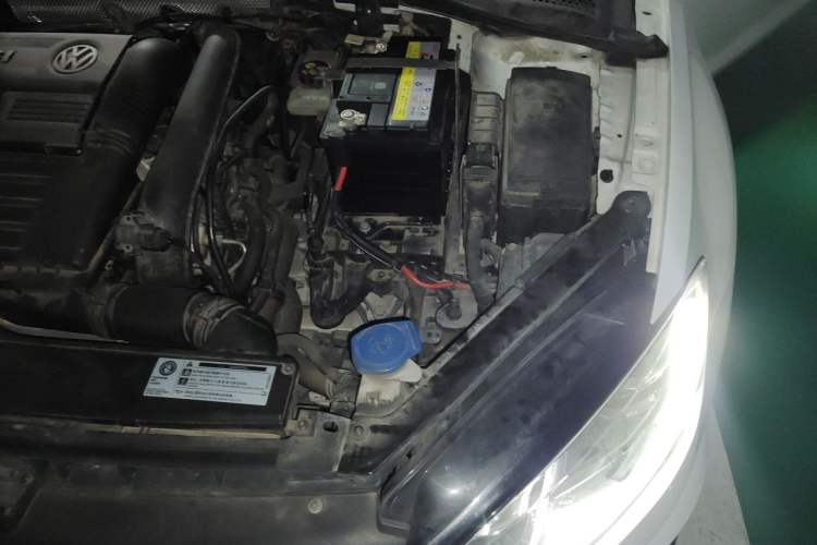 Used Volkswagen Golf 2018 280TSI Automatic R-Line Model Engine Bay Left