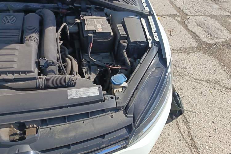 Used Volkswagen Golf 2018 230TSI Automatic Comfort Model Engine Bay Left