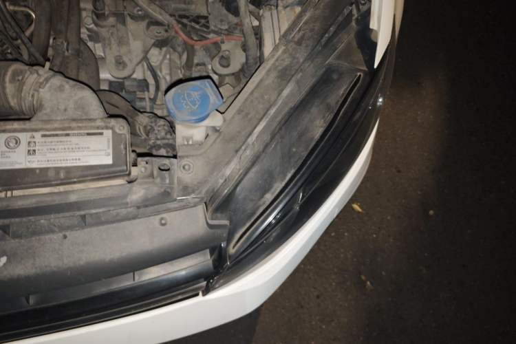 Used Volkswagen Golf 2018 280TSI Automatic R-Line Model Engine Bay Left