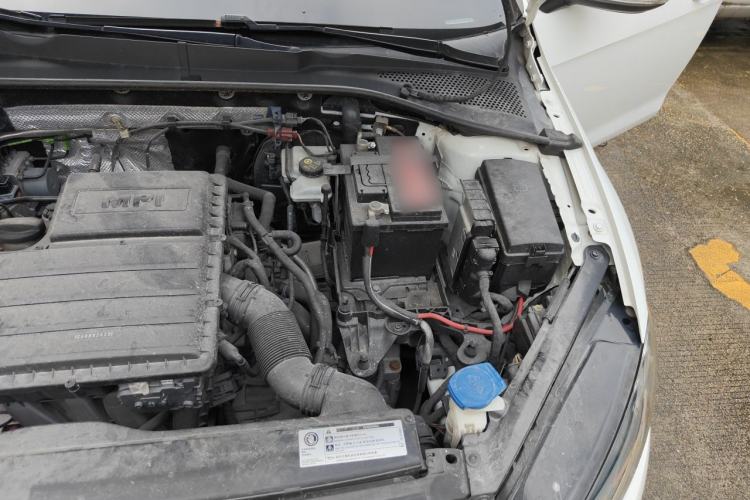 Used Volkswagen Golf 2018 1.6L Automatic Fashion Model Engine Bay Left