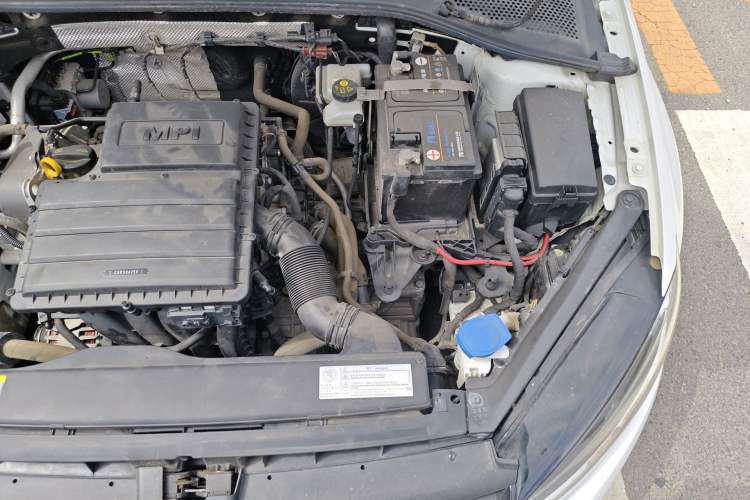 Used Volkswagen Golf 2018 1.6L Automatic Comfort Model Engine Bay Left