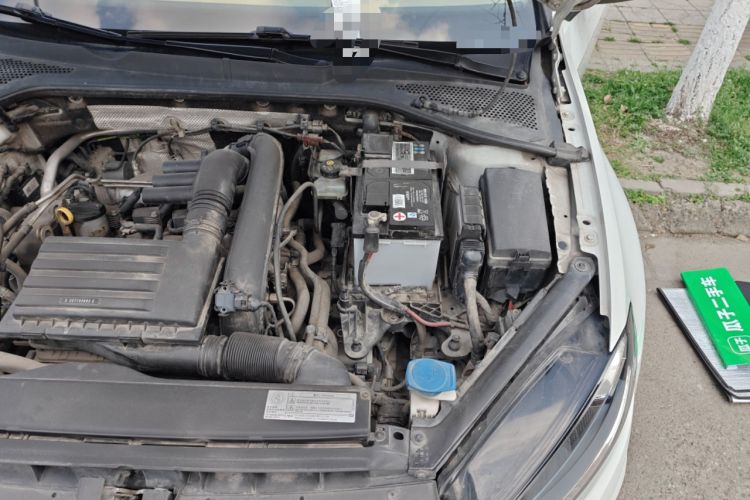 Used Volkswagen Golf 2018 230TSI Automatic Luxury Version Engine Bay Left