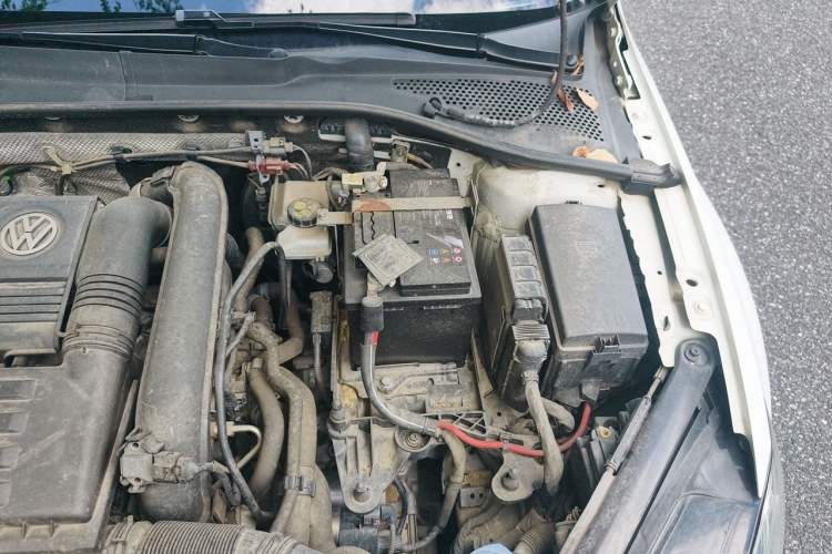 Used Volkswagen Golf 2018 230TSI Automatic Comfort Model Engine Bay Left