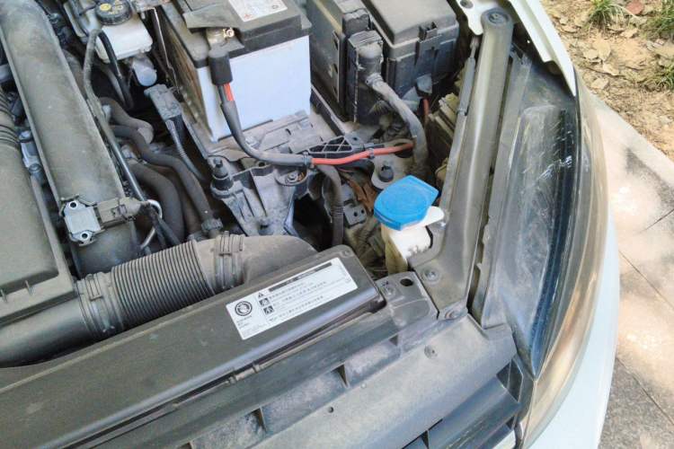 Used Volkswagen Golf 2018 230TSI Automatic Comfort Model Engine Bay Left