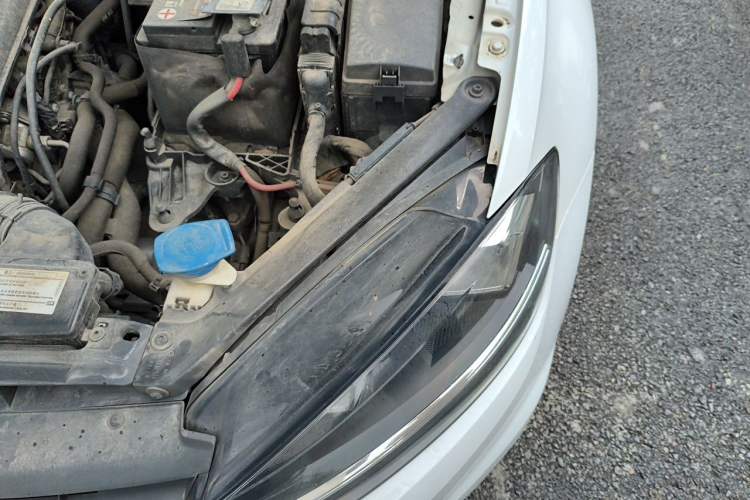 Used Volkswagen Golf 2018 230TSI Automatic Comfort Model Engine Bay Left