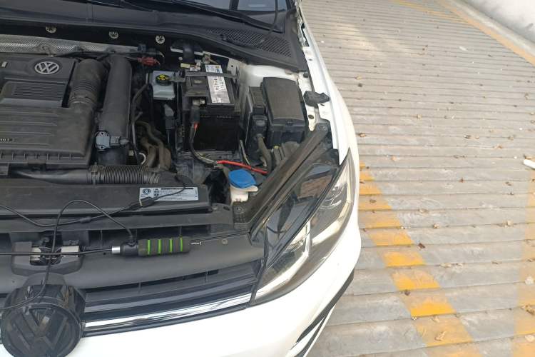 Used Volkswagen Golf 2018 280TSI Automatic R-Line Model Engine Bay Left
