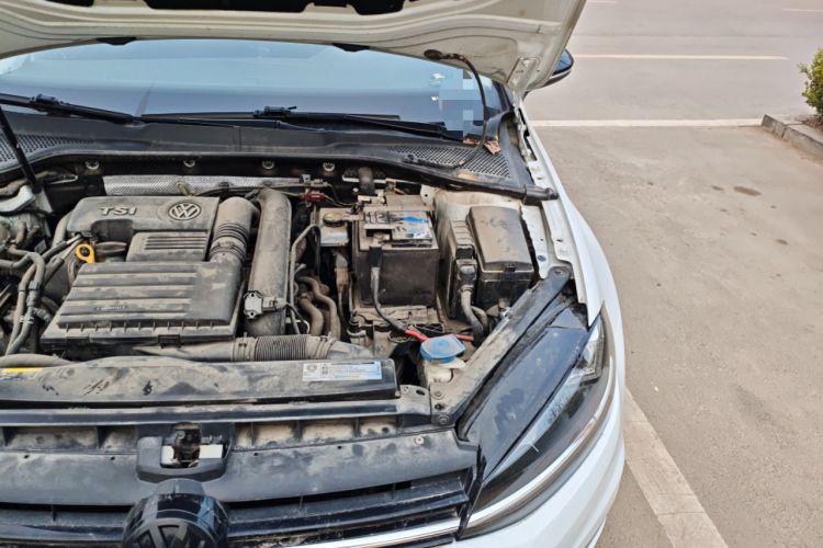 Used Volkswagen Golf 2018 230TSI Automatic Comfort Model Engine Bay Left