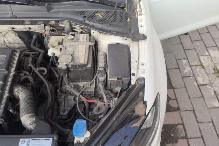 Used Volkswagen Golf 2018 1.6L Automatic Comfort Model Engine Bay Left