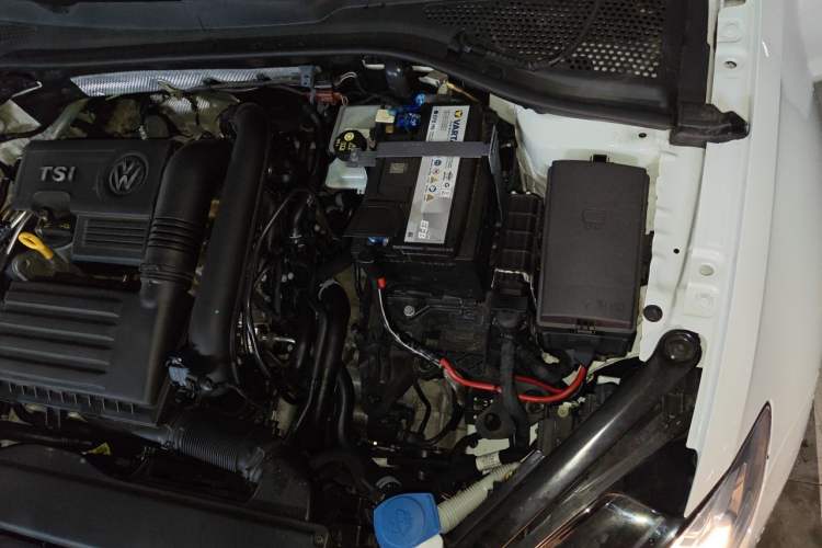 Used Volkswagen Golf 2018 230TSI Automatic Comfort Model Engine Bay Left
