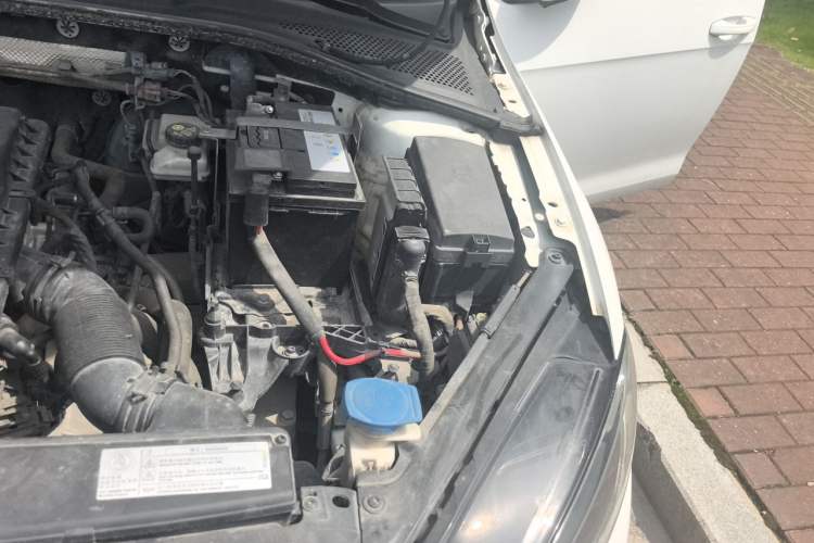 Used Volkswagen Golf 2018 1.6L Automatic Comfort Model Engine Bay Left