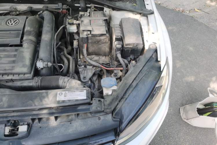 Used Volkswagen Golf 2018 230TSI Automatic Comfort Model Engine Bay Left