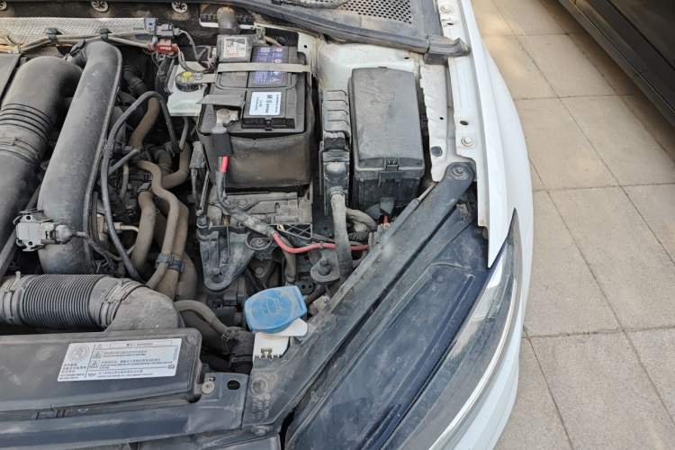 Used Volkswagen Golf 2018 230TSI Automatic Comfort Model Engine Bay Left