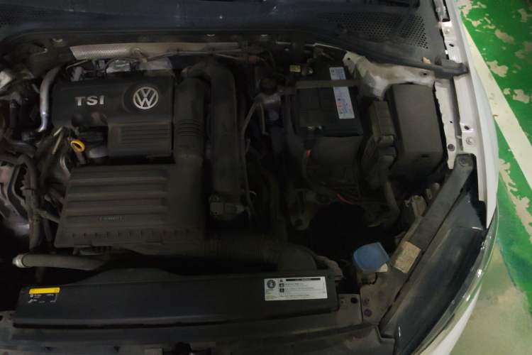 Used Volkswagen Golf 2018 230TSI Automatic Comfort Model Engine Bay Left
