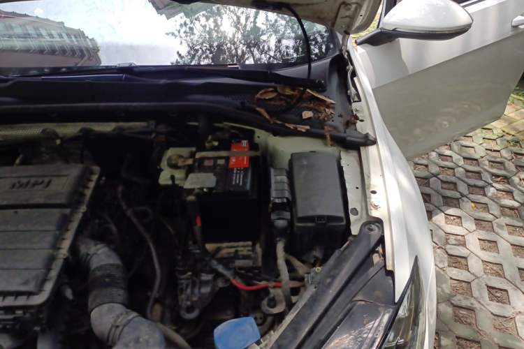 Used Volkswagen Golf 2018 1.6L Automatic Comfort Model Engine Bay Left