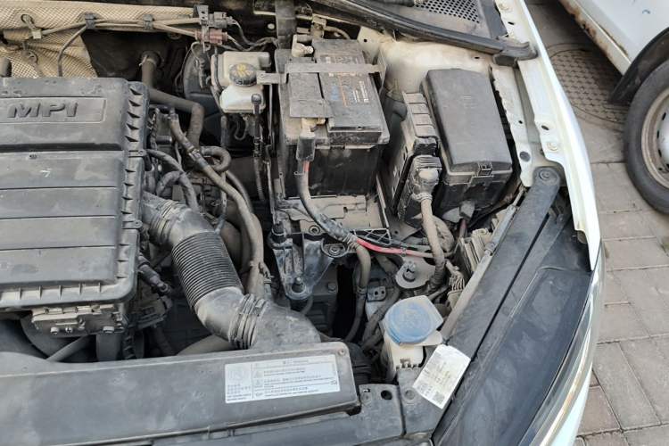 Used Volkswagen Golf 2018 1.6L Automatic Comfort Model Engine Bay Left