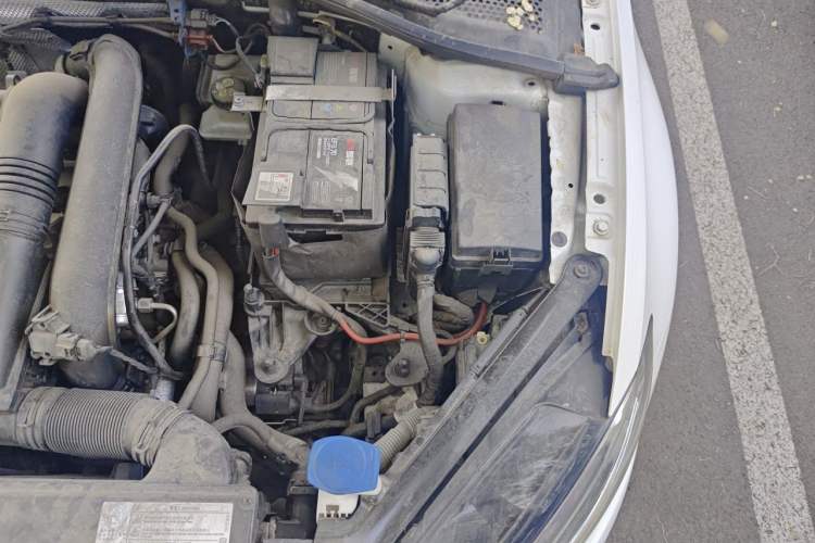 Used Volkswagen Golf 2018 230TSI Automatic Comfort Model Engine Bay Left