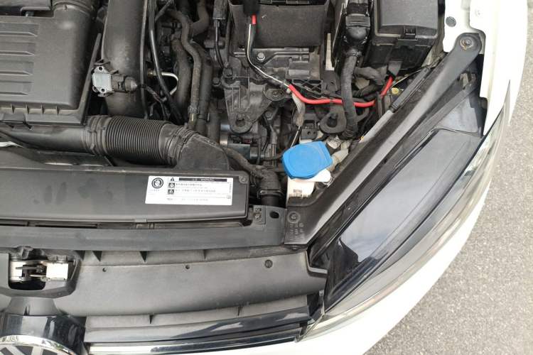 Used Volkswagen Golf 2018 230TSI Automatic Luxury Version Engine Bay Left