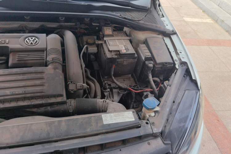 Used Volkswagen Golf 2018 230TSI Automatic Comfort Model Engine Bay Left