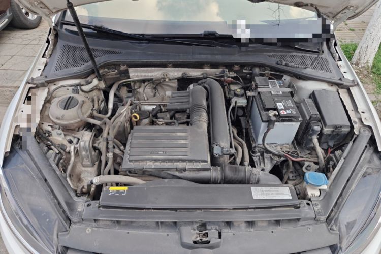 Used Volkswagen Golf 2018 230TSI Automatic Luxury Version Engine Bay