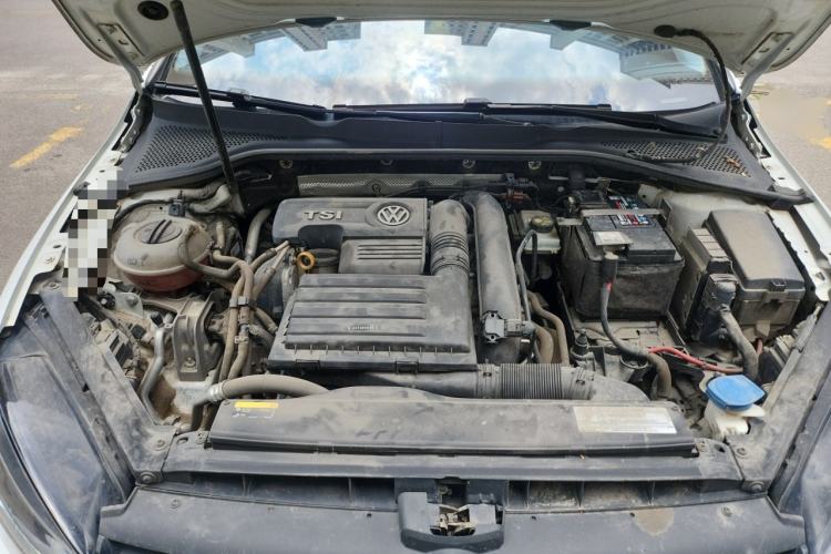 Used Volkswagen Golf 2018 230TSI Automatic Comfort Model Engine Bay