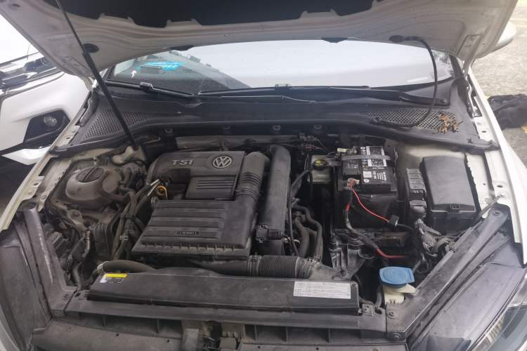 Used Volkswagen Golf 2018 230TSI Automatic Comfort Model Engine Bay