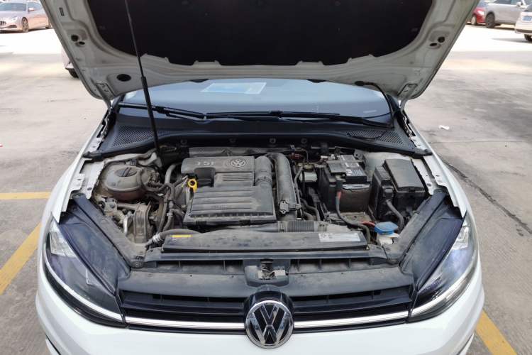 Used Volkswagen Golf 2018 230TSI Automatic Comfort Model Engine Bay