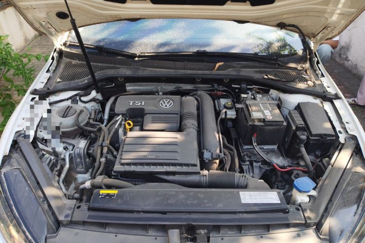 Used Volkswagen Golf 2018 180TSI Automatic Comfort Model Engine Bay