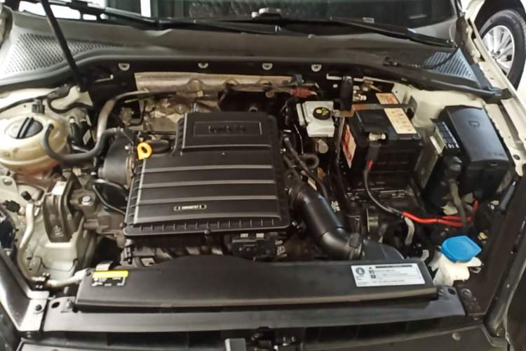 Used Volkswagen Golf 2018 1.6L Automatic Fashion Model Engine Bay