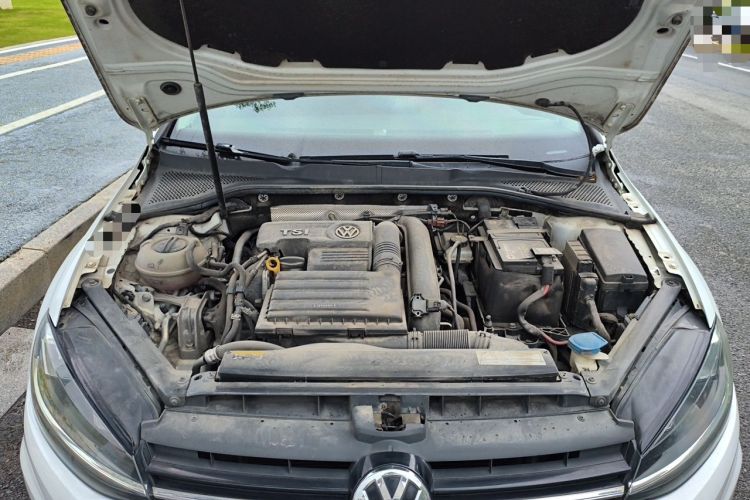 Used Volkswagen Golf 2018 230TSI Automatic Comfort Model Engine Bay