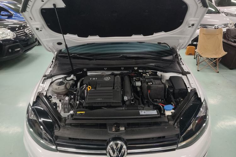 Used Volkswagen Golf 2018 230TSI Automatic Comfort Model Engine Bay