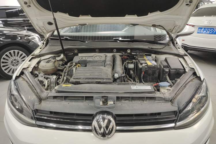 Used Volkswagen Golf 2018 230TSI Automatic Comfort Model Engine Bay