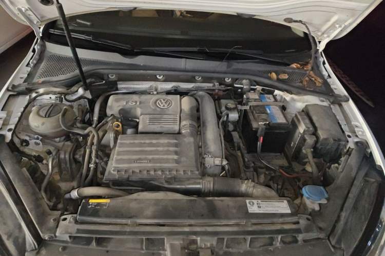 Used Volkswagen Golf 2018 230TSI Automatic Comfort Model Engine Bay